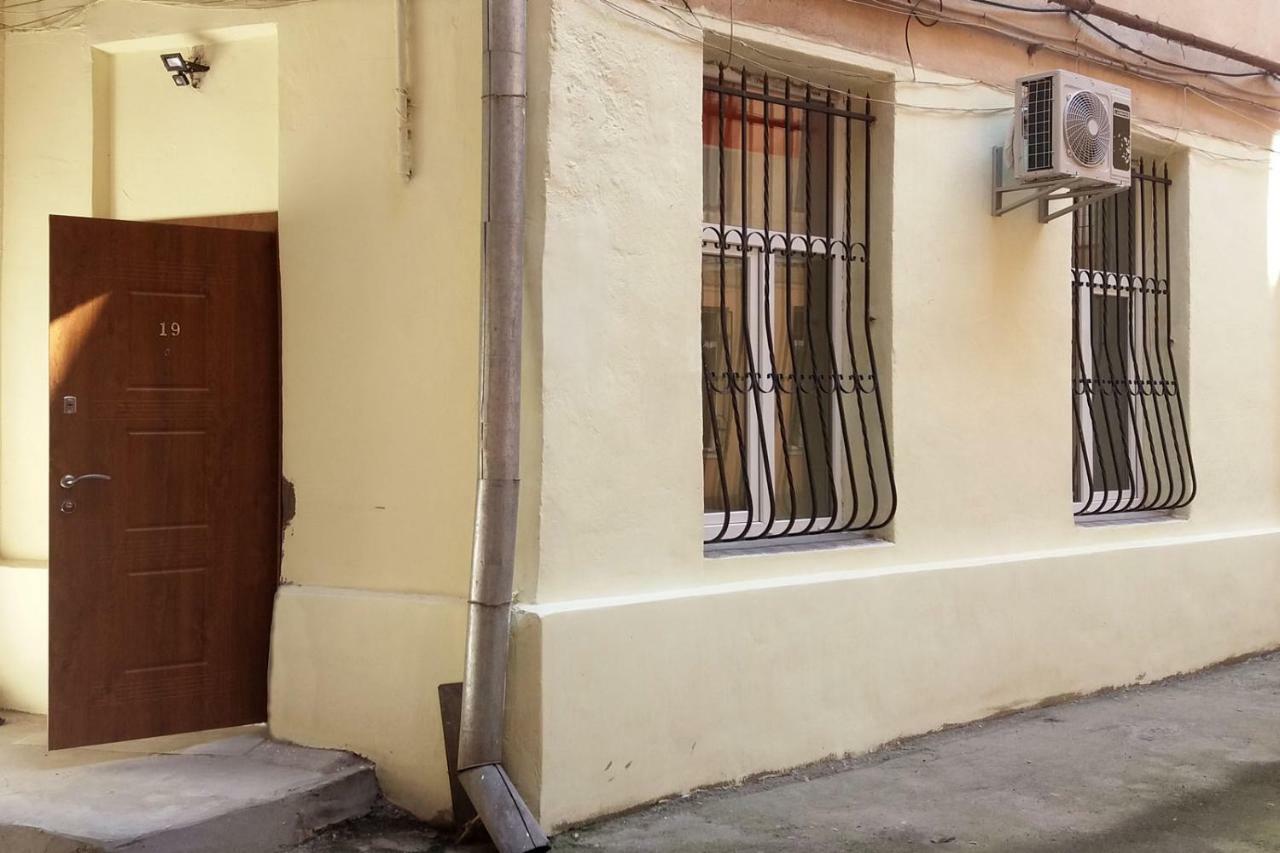 Apartment At Teodora Sqr Lviv Eksteriør bilde